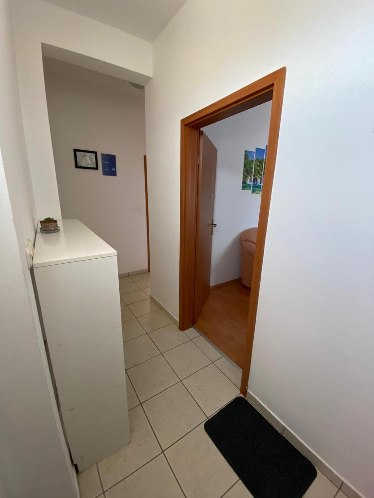 Room Sandra Матульи Экстерьер фото