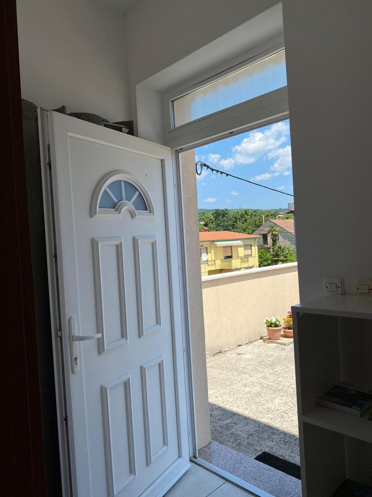 Room Sandra Матульи Экстерьер фото