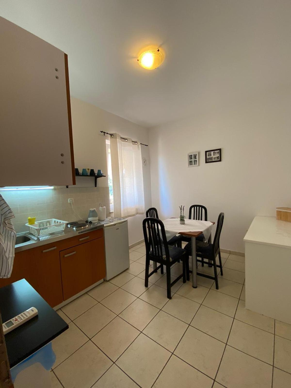 Room Sandra Матульи Экстерьер фото